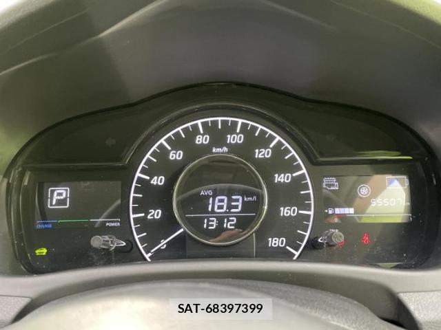 Nissan NOTE 2018-10 8552646-9