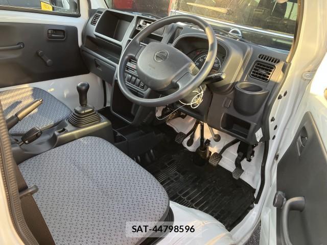 Nissan CLIPPER TRUCK 2017-03 8546603-4