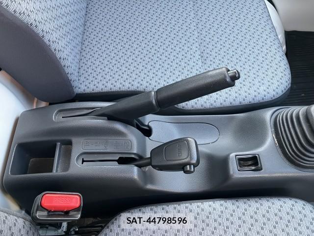 Nissan CLIPPER TRUCK 2017-03 8546603-7