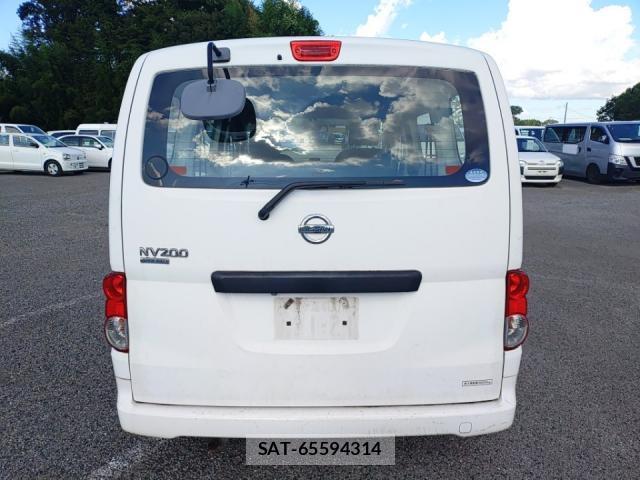 Nissan VANETTE VAN 2017-08 8546521-3