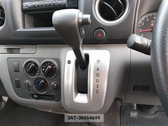Nissan NV350 Caravan 2014-12 8545687-12