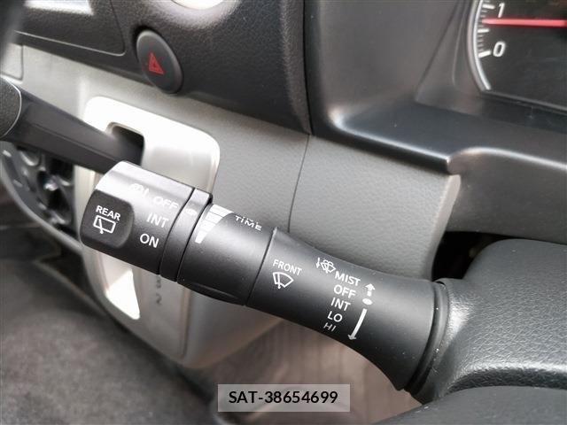 Nissan NV350 Caravan 2014-12 8545687-18