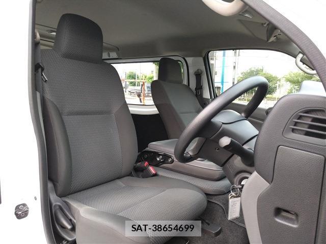 Nissan NV350 Caravan 2014-12 8545687-9