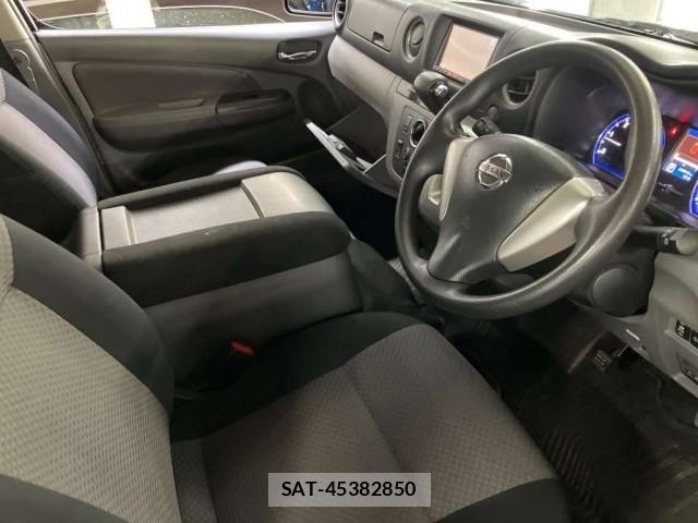 Nissan NV350 Caravan 2013-04 8546252-3
