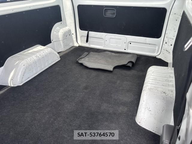 Nissan NV350 Caravan 2020-06 8546599-10