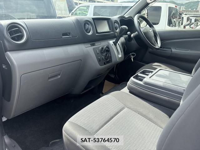 Nissan NV350 Caravan 2020-06 8546599-4