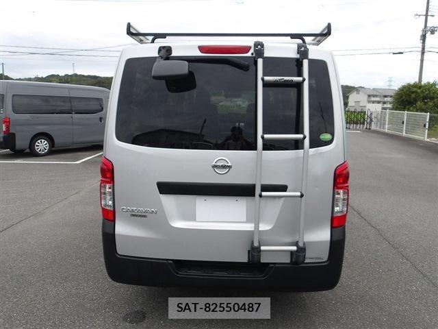 Nissan NV350 Caravan 2021-06 8546798-13