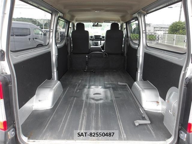 Nissan NV350 Caravan 2021-06 8546798-18