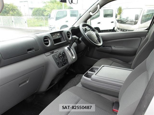 Nissan NV350 Caravan 2021-06 8546798-2