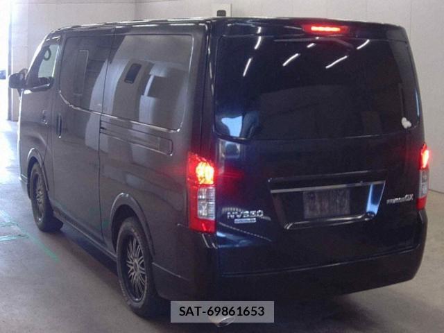Nissan NV350 Caravan 2014-09 8549864-1