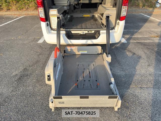 Nissan NV350 Caravan 2016-08 8550060-10