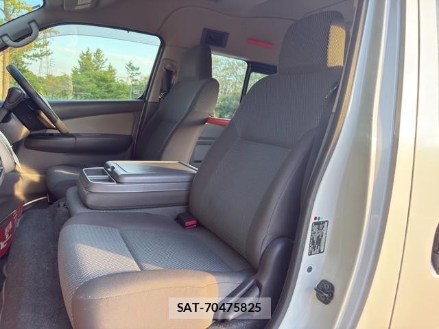 Nissan NV350 Caravan 2016-08 8550060-14