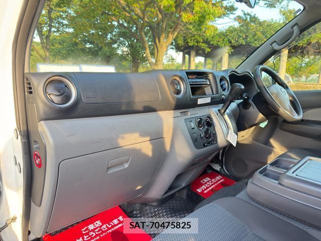 Nissan NV350 Caravan 2016-08 8550060-15