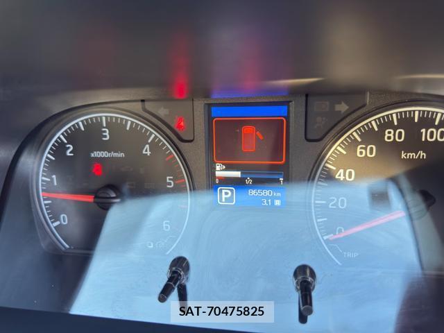 Nissan NV350 Caravan 2016-08 8550060-18
