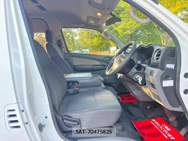 Nissan NV350 Caravan 2016-08 8550060-5