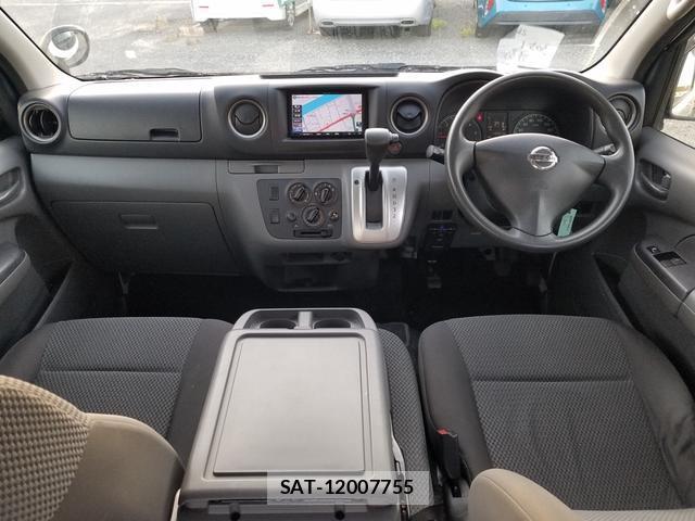Nissan NV350 Caravan 2016-02 8550481-10