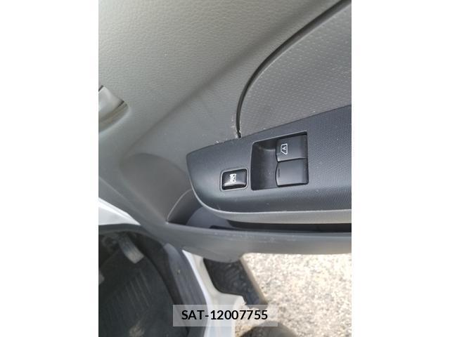 Nissan NV350 Caravan 2016-02 8550481-12