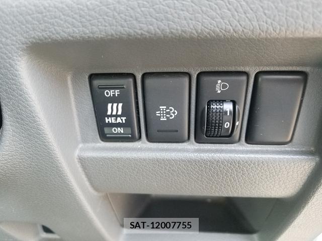 Nissan NV350 Caravan 2016-02 8550481-13