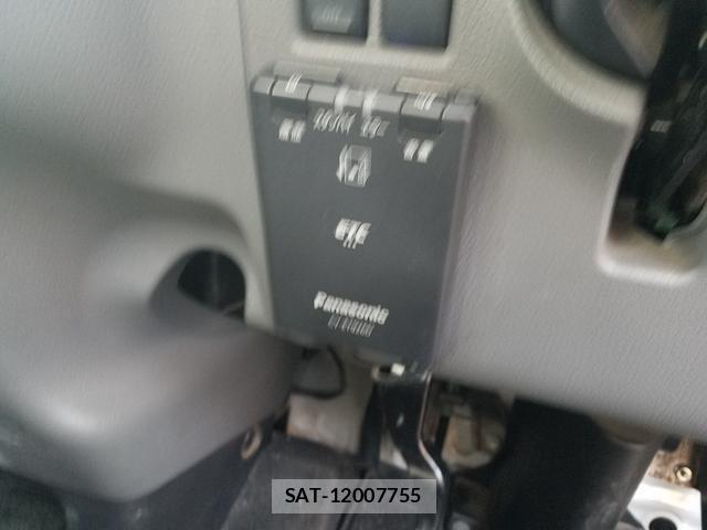 Nissan NV350 Caravan 2016-02 8550481-14