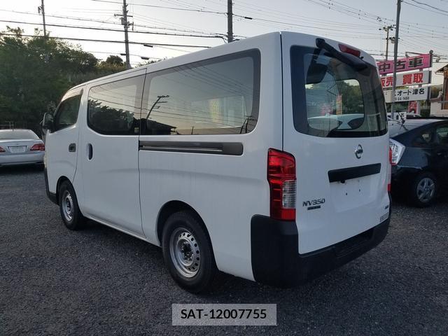 Nissan NV350 Caravan 2016-02 8550481-4