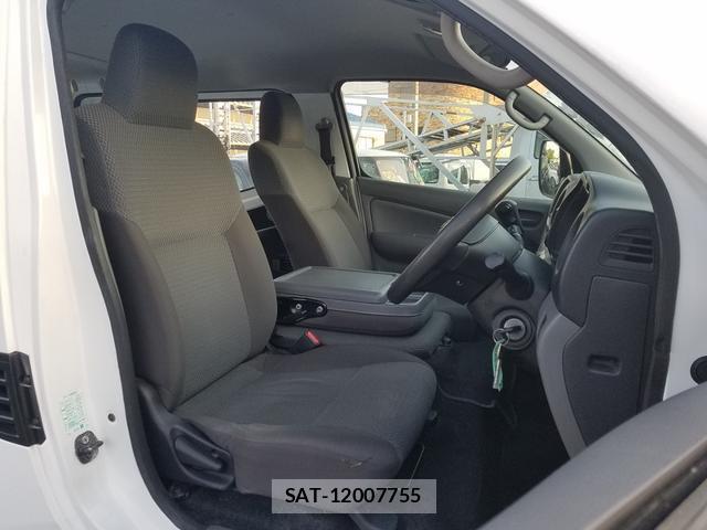 Nissan NV350 Caravan 2016-02 8550481-8