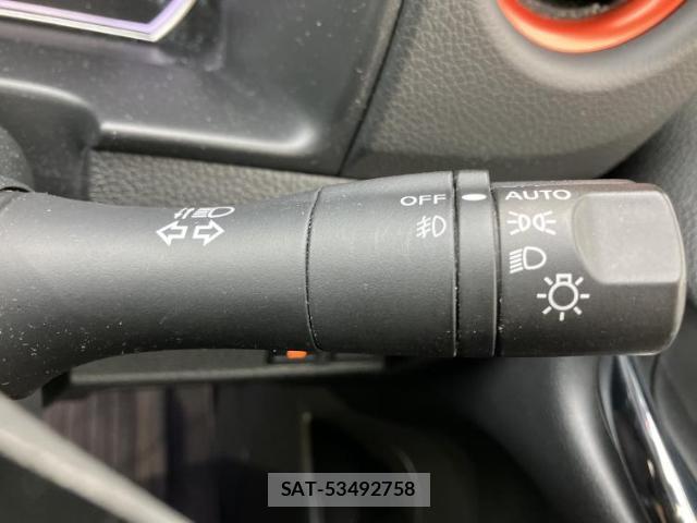 Nissan NV350 Caravan 2021-12 8552426-14