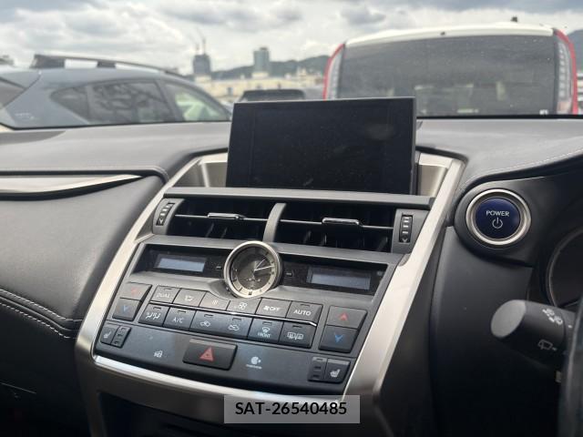 Lexus NX 2016-03 8546589-10