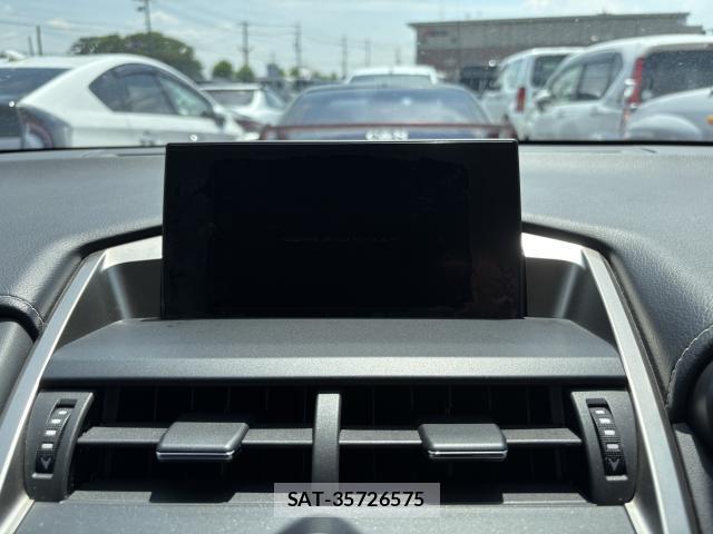 Lexus NX 2015-08 8547636-11