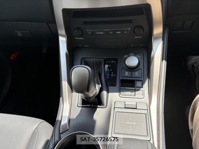 Lexus NX 2015-08 8547636-16
