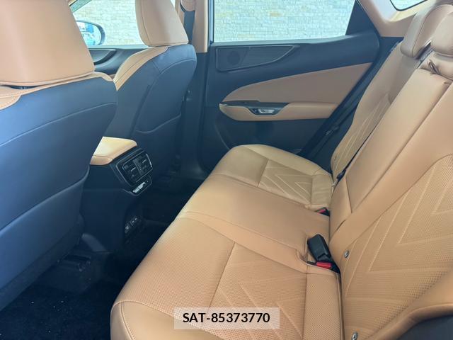 Lexus NX 2023-02 8548675-12