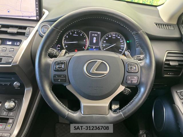 Lexus NX 2018-03 8549824-11