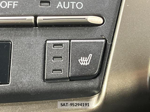 Lexus NX 2019-01 8549953-6