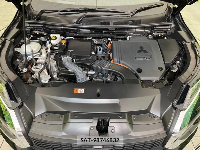 Mitsubishi OUTLANDER PHEV 2023-09 8545482-17