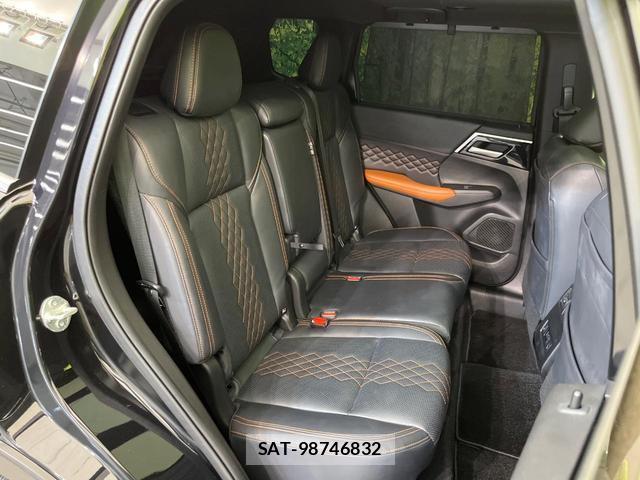 Mitsubishi OUTLANDER PHEV 2023-09 8545482-8