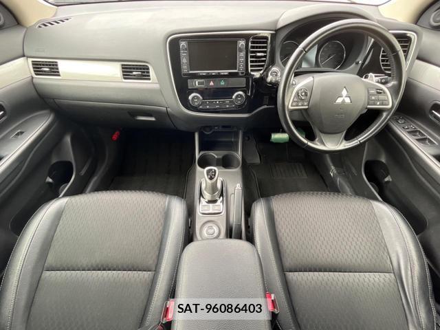 Mitsubishi OUTLANDER PHEV 2014-02 8546169-1