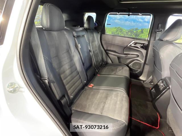 Mitsubishi OUTLANDER PHEV 2023-03 8546926-9