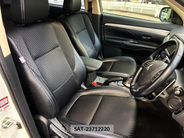 Mitsubishi OUTLANDER PHEV 2014-01 8547162-10