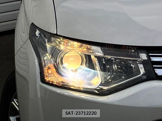 Mitsubishi OUTLANDER PHEV 2014-01 8547162-16