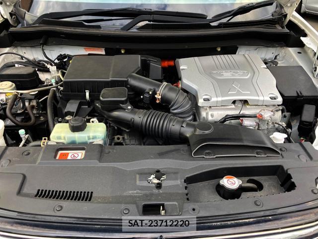 Mitsubishi OUTLANDER PHEV 2014-01 8547162-17