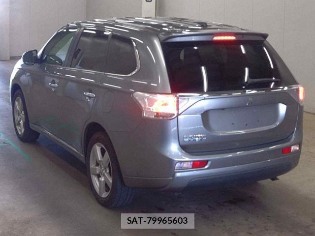 Mitsubishi OUTLANDER PHEV 2013-11 8547889-1