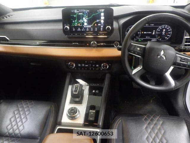 Mitsubishi OUTLANDER PHEV 2022-07 8547905-2
