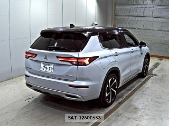 Mitsubishi OUTLANDER PHEV 2022-07 8547905-4