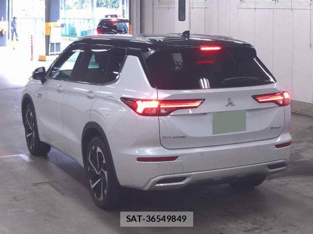 Mitsubishi OUTLANDER PHEV 2022-03 8547933-1