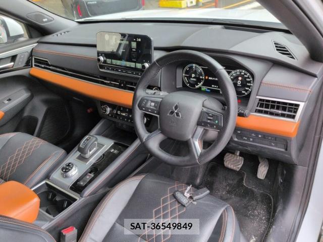 Mitsubishi OUTLANDER PHEV 2022-03 8547933-2
