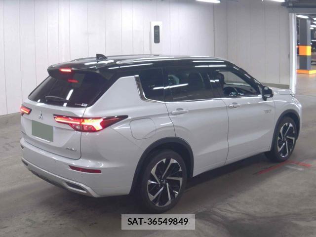 Mitsubishi OUTLANDER PHEV 2022-03 8547933-4