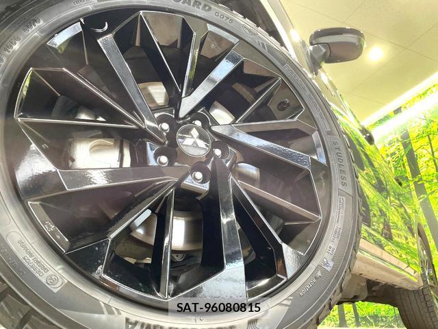 Mitsubishi OUTLANDER PHEV 2024-03 8550694-13