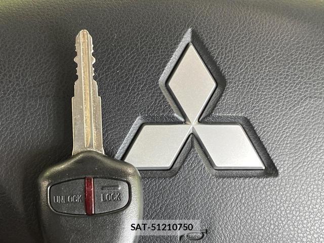 Mitsubishi PAJERO MINI 2009-09 8550822-3