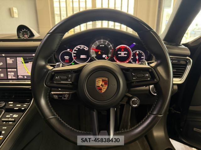 Porsche PANAMERA 2021-06 8546491-16