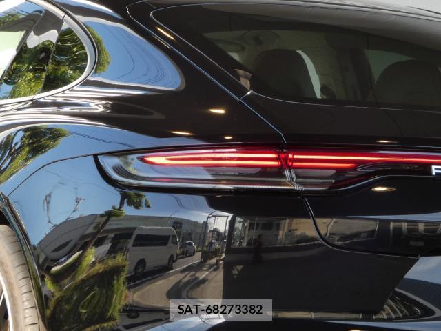 Porsche PANAMERA 2022-03 8546962-3