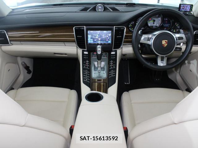 Porsche PANAMERA 2014-04 8548729-1
